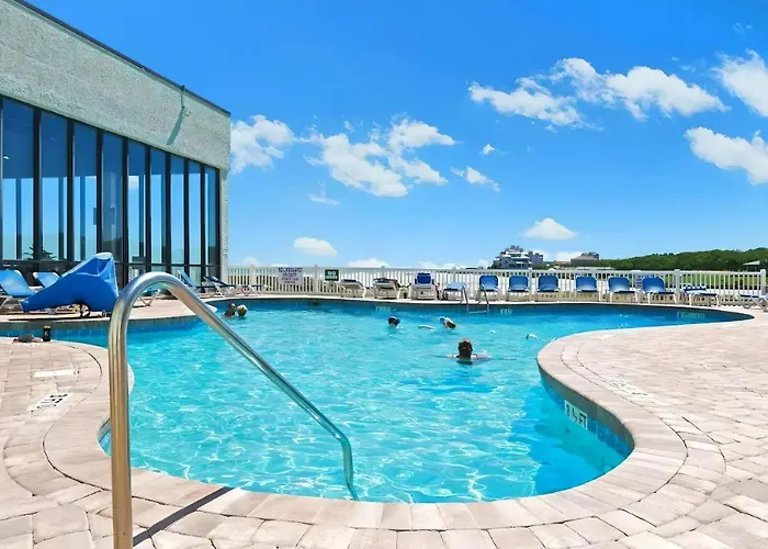Sands Beach Club 406, W/ Balcony + Beach Access!